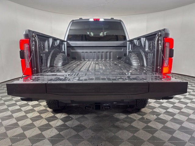 Certified 2026 Ford F350 Platinum w/ Tremor Off-Road Package AWD/4WD image 21