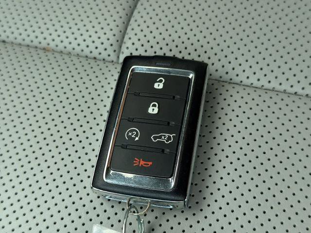 Used 2023 Jeep Grand Cherokee Overland w/ Adv Protech Group III AWD/4WD image 37