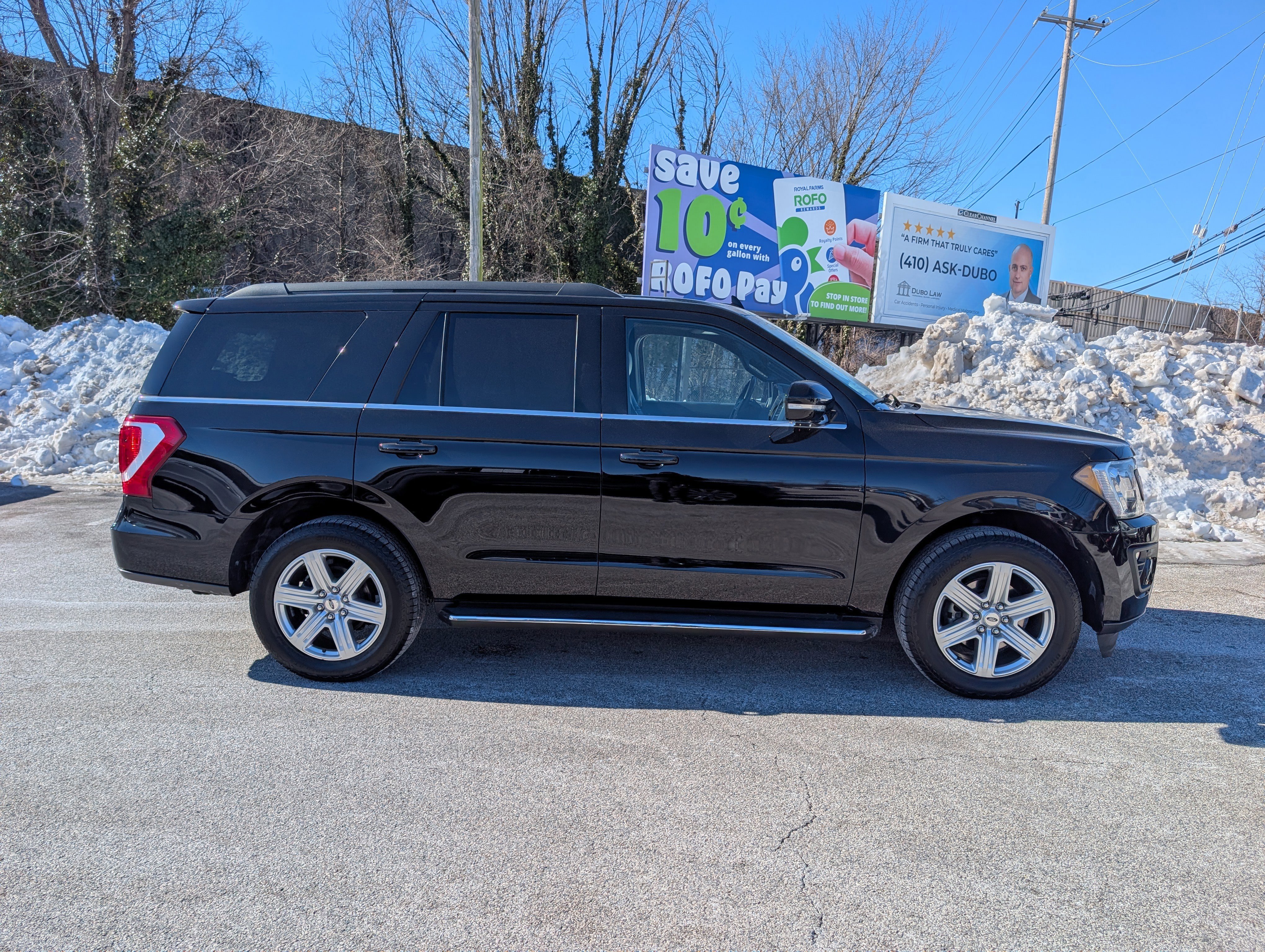 Certified 2020 Ford Expedition XLT w/ Equipment Group 202A image 2