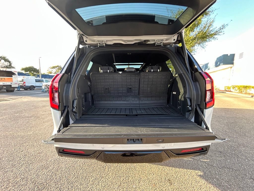 Certified 2025 Ford Expedition Tremor AWD/4WD image 33