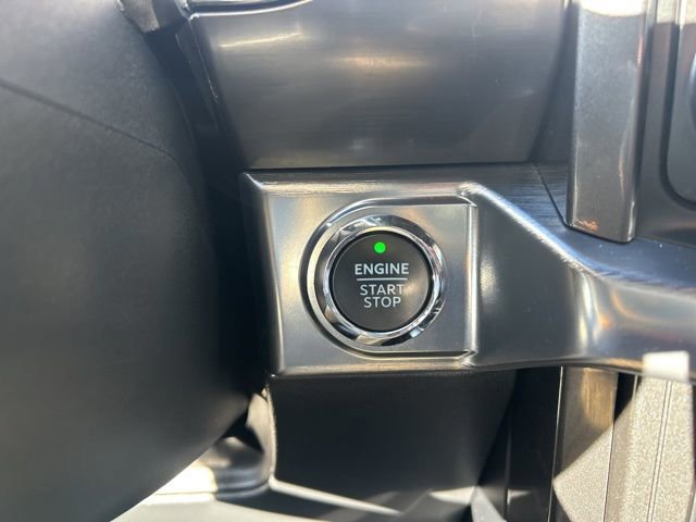 Certified 2022 Ford F150 Lariat w/ Equipment Group 502A High image 25