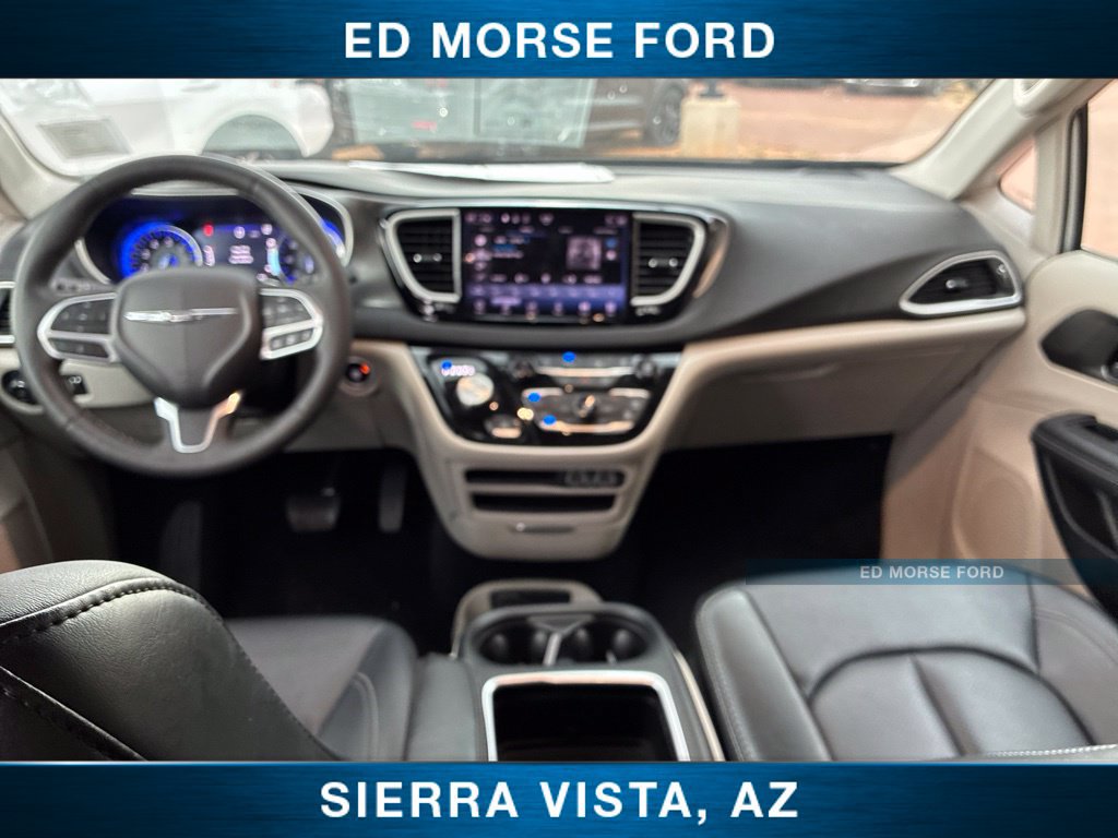 Used 2024 Chrysler Pacifica Touring-L FWD image 22
