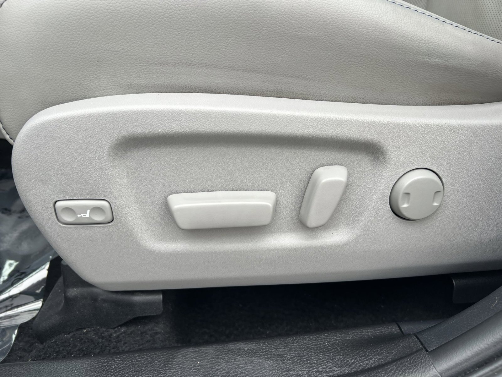 Used 2019 Toyota Highlander Limited AWD/4WD image 22