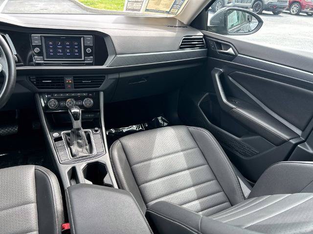 Used 2024 Volkswagen Jetta SE FWD image 12