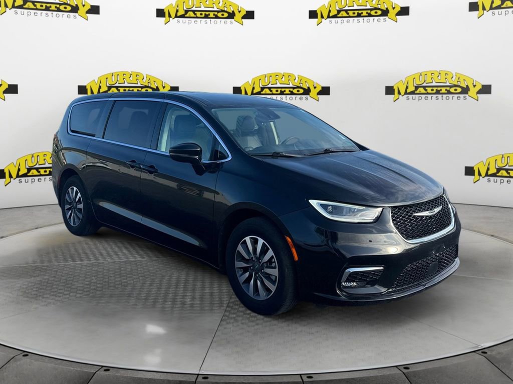 Used 2024 Chrysler Pacifica Limited FWD image 8