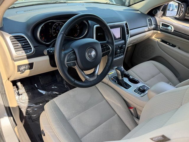 Used 2019 Jeep Grand Cherokee Laredo AWD/4WD image 37