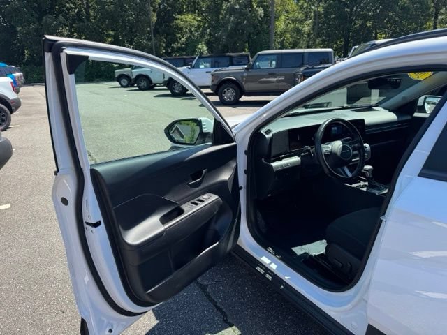 Used 2025 Hyundai Kona SEL FWD image 12