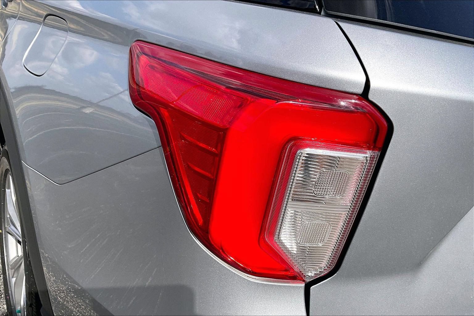 Certified 2023 Ford Explorer Limited AWD/4WD image 24