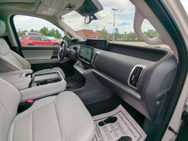 Certified 2025 Ford Expedition Max Platinum w/ Platinum Ultimate Package AWD/4WD image 29