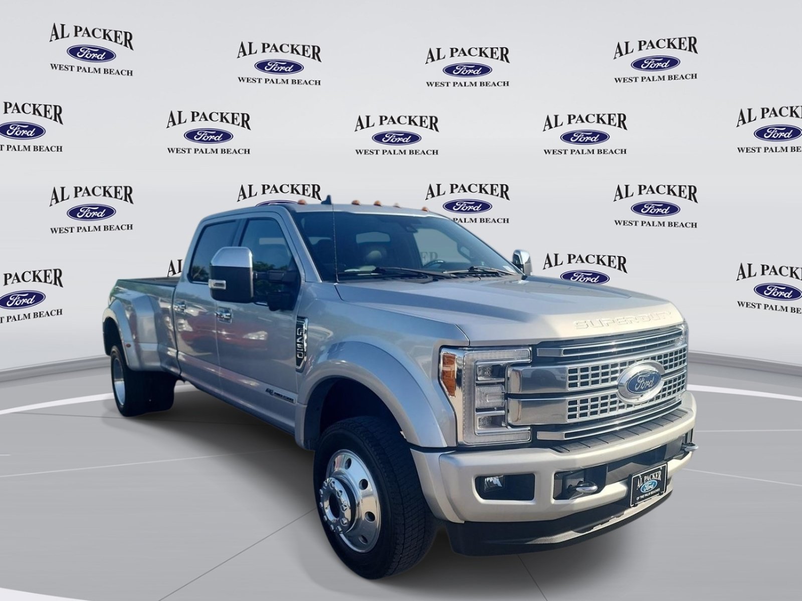 Certified 2019 Ford F450 Platinum w/ Platinum Ultimate Package AWD/4WD image 8