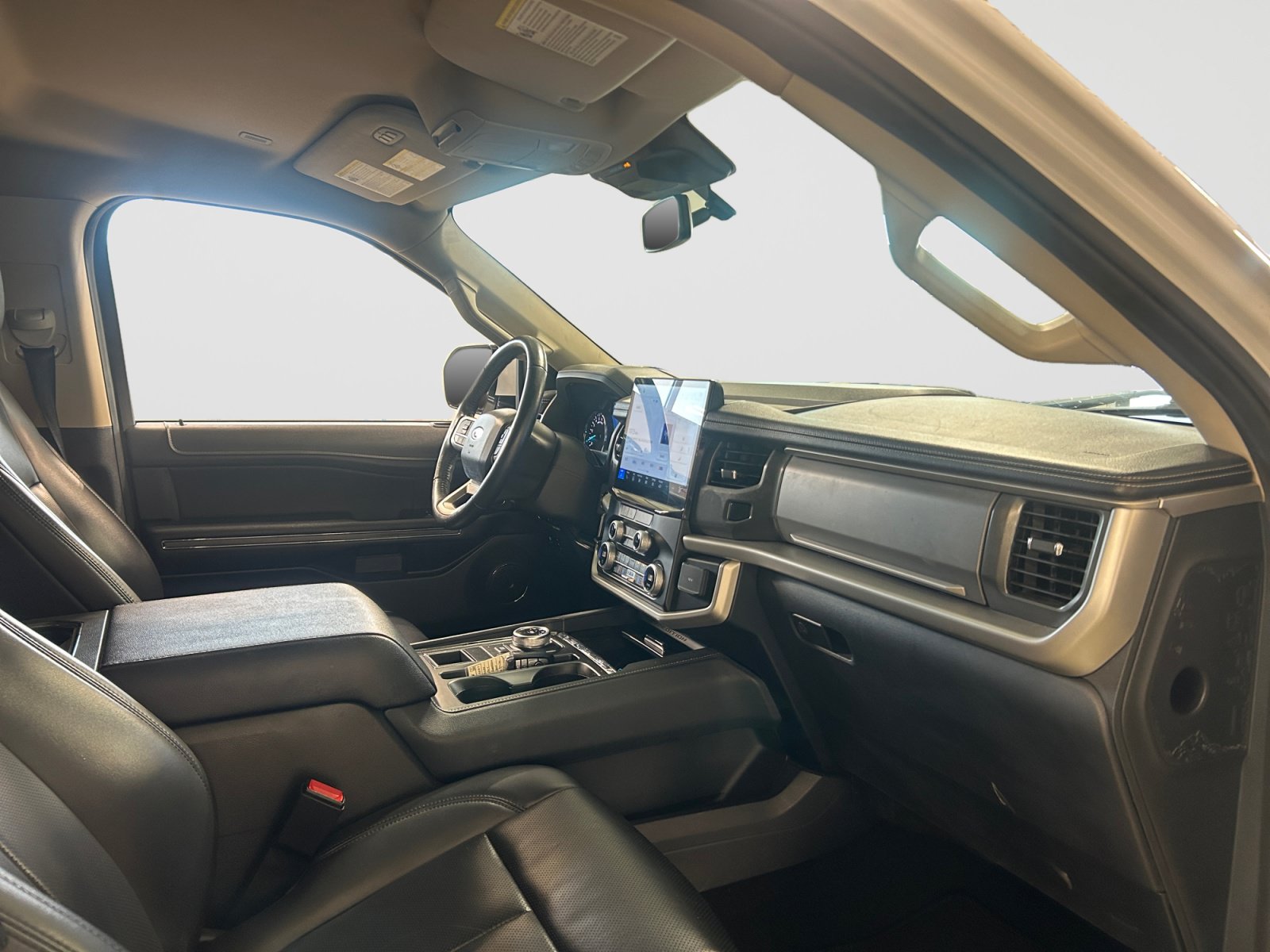 Certified 2024 Ford Expedition XLT RWD image 22