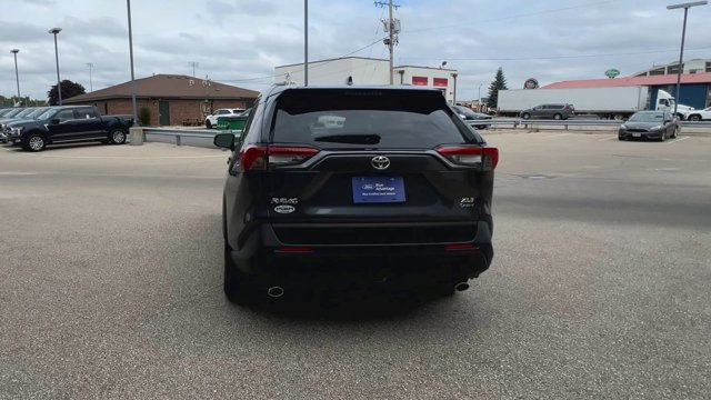 Used 2025 Toyota RAV4 XLE AWD/4WD image 8