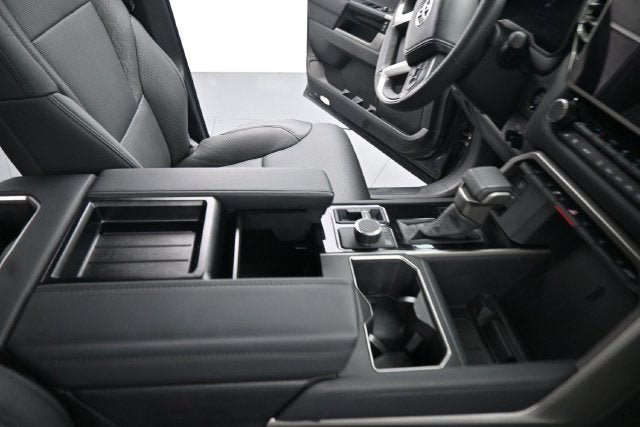 Used 2025 Toyota Tundra Limited AWD/4WD image 16