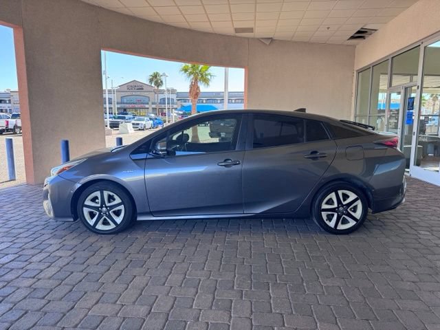 Used 2017 Toyota Prius Three Touring FWD image 2