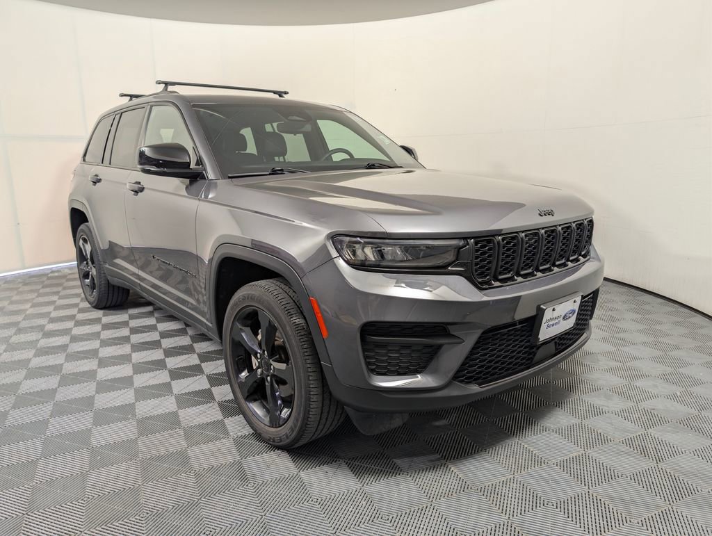 Used 2023 Jeep Grand Cherokee Altitude