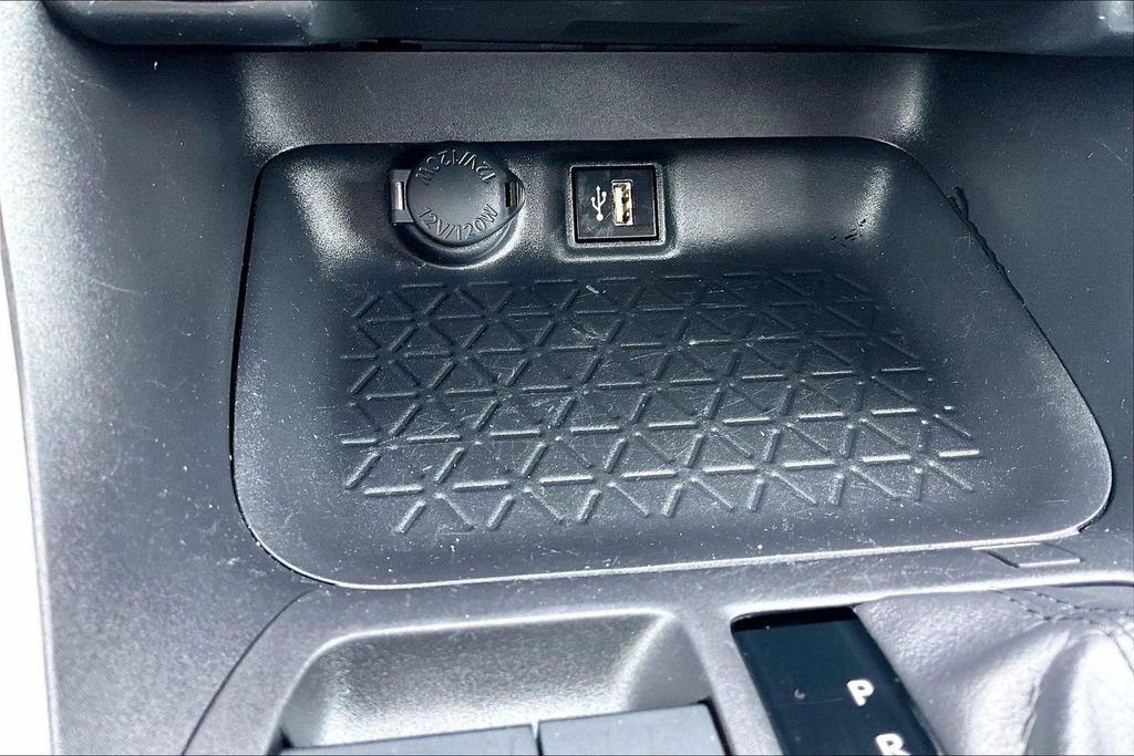 Used 2024 Toyota RAV4 LE image 32
