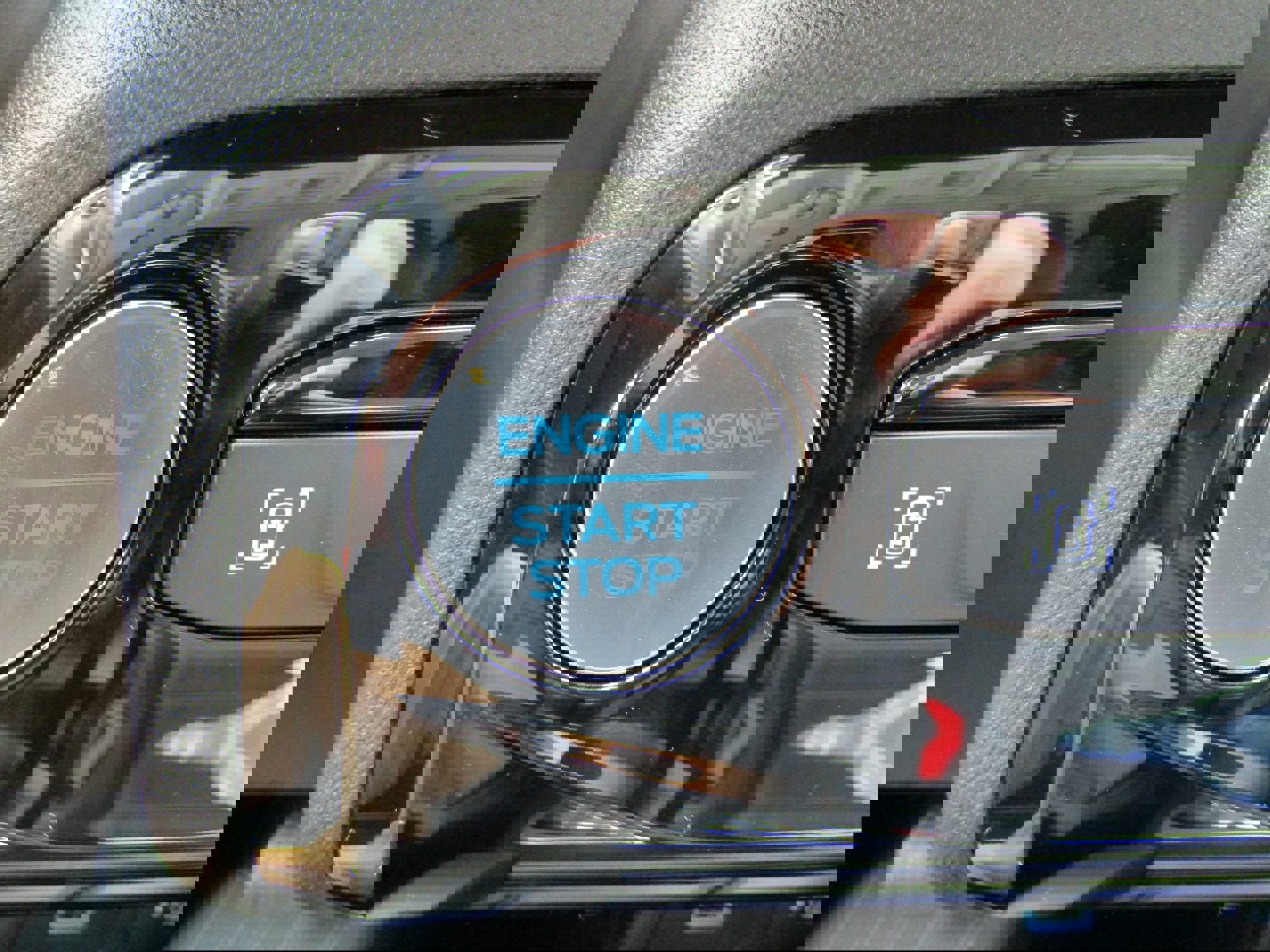 Certified 2023 Ford Escape Platinum image 33