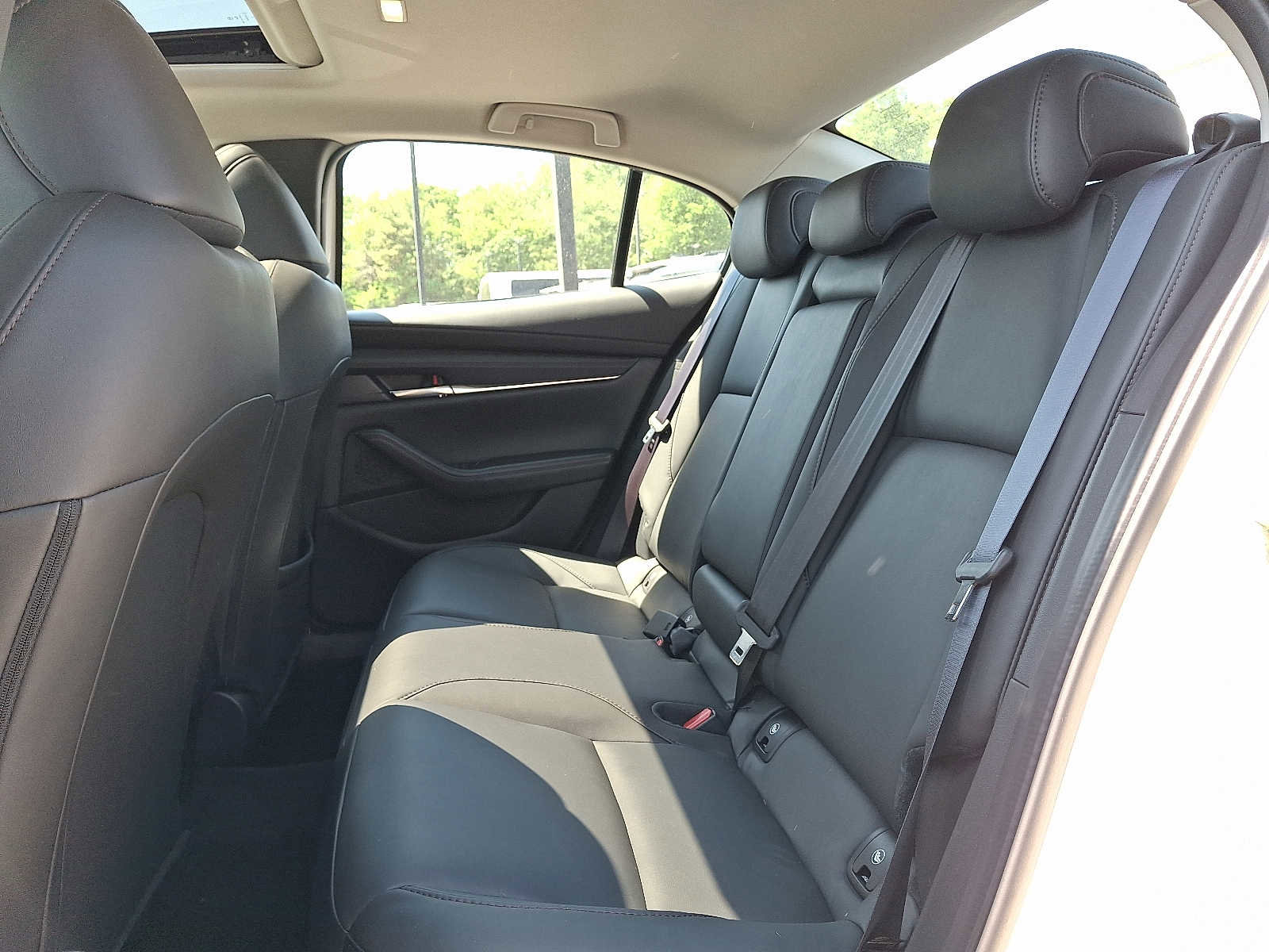 Used 2023 MAZDA MAZDA3 s FWD image 10