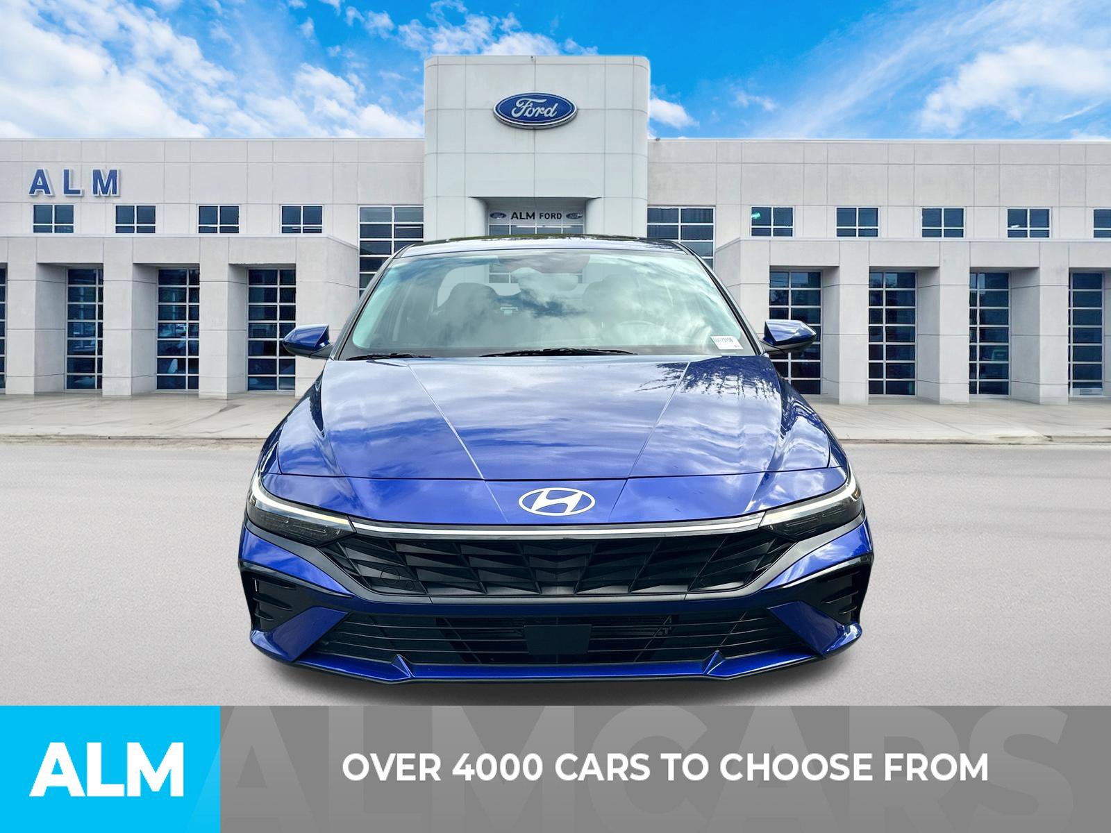 Used 2025 Hyundai Elantra SEL FWD image 2