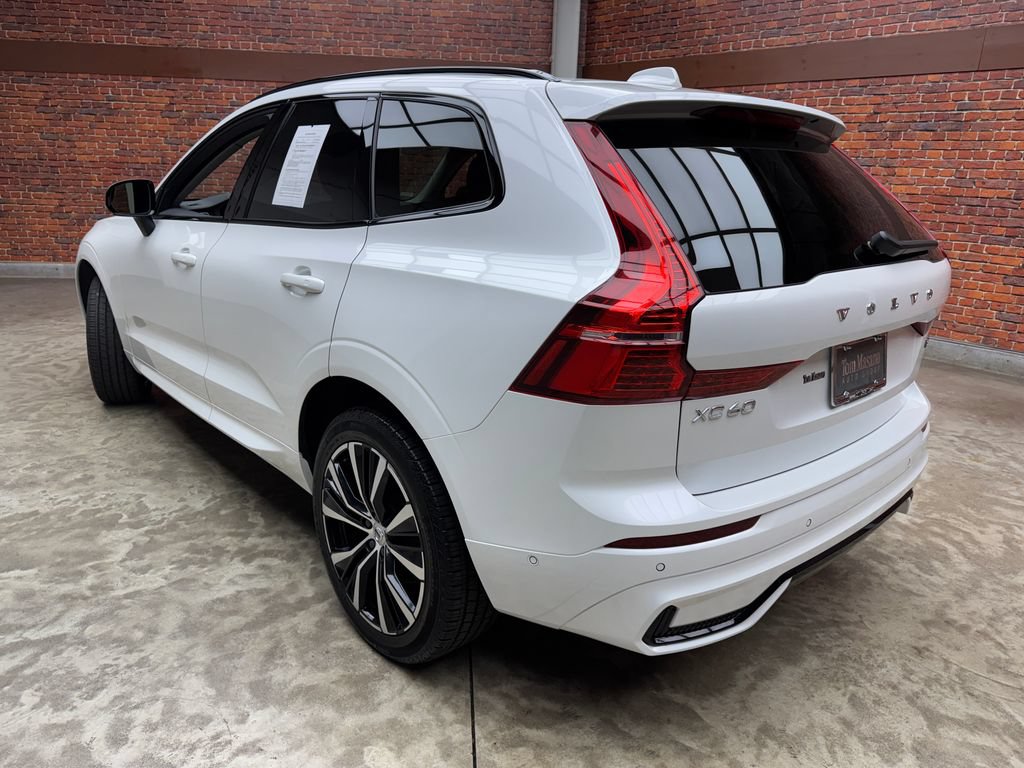 Used 2025 Volvo XC60 B5 Plus AWD/4WD image 2
