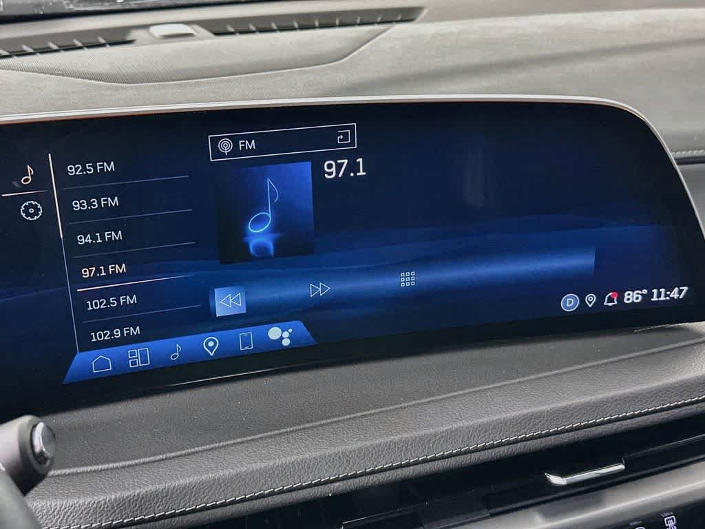 Used 2025 Cadillac XT4 Premium Luxury FWD image 17
