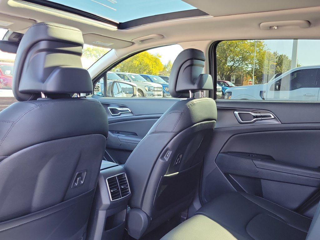 Used 2026 Kia Sportage EX w/ EX Panorama Roof Package FWD image 18