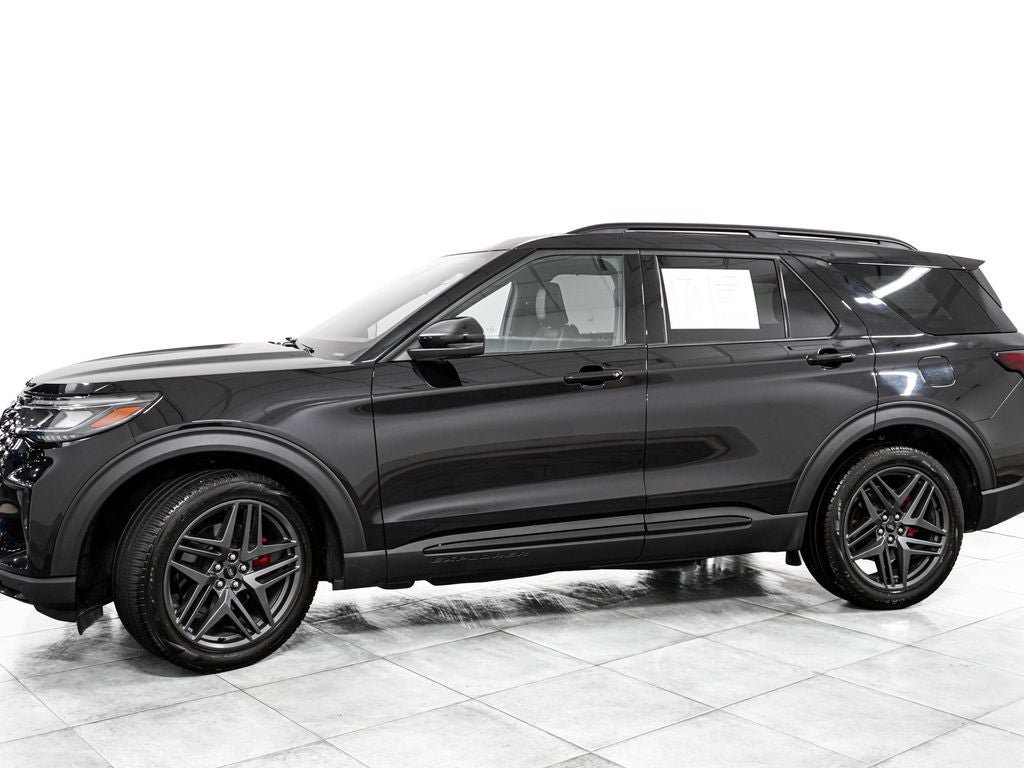 Certified 2025 Ford Explorer ST AWD/4WD image 4