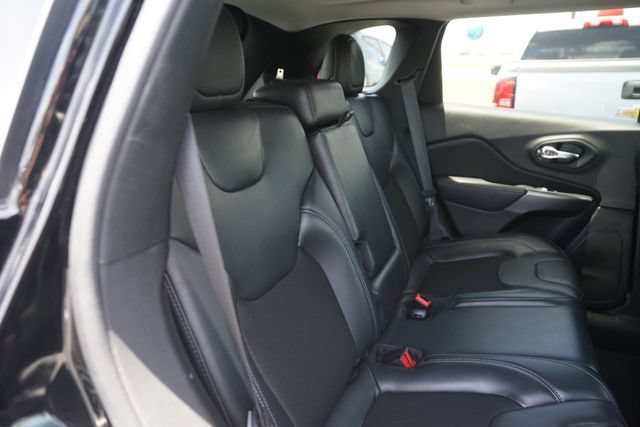 Used 2020 Jeep Cherokee Latitude Plus FWD image 17