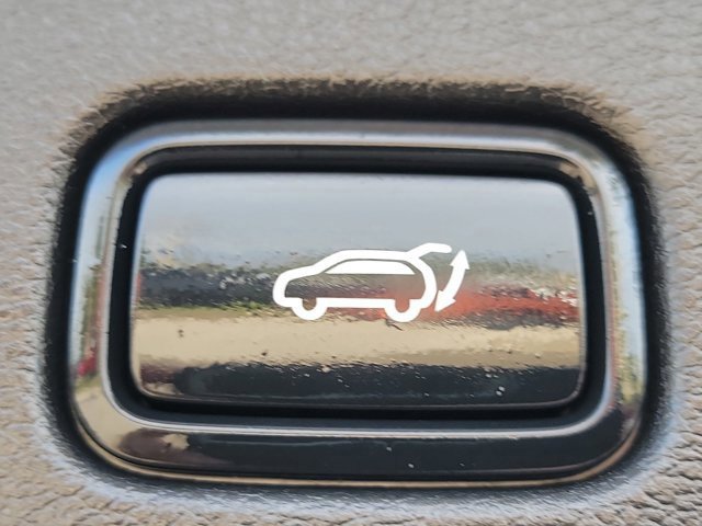 Used 2025 Kia Sportage SX image 13