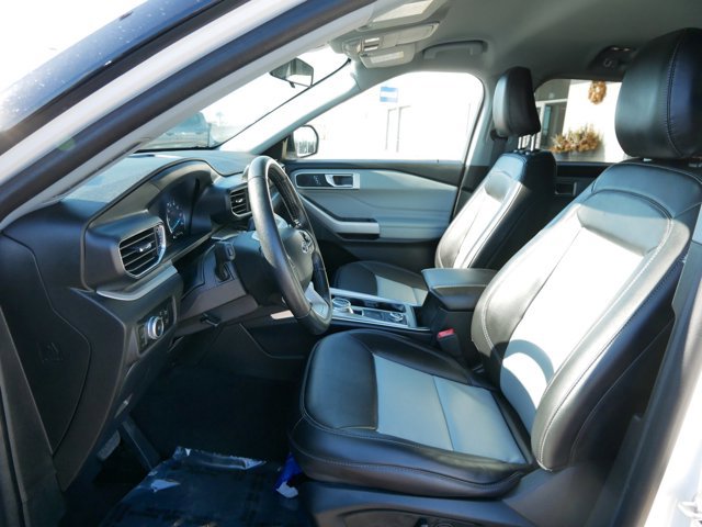 Certified 2023 Ford Explorer XLT w/ Equipment Group 202A AWD/4WD image 7