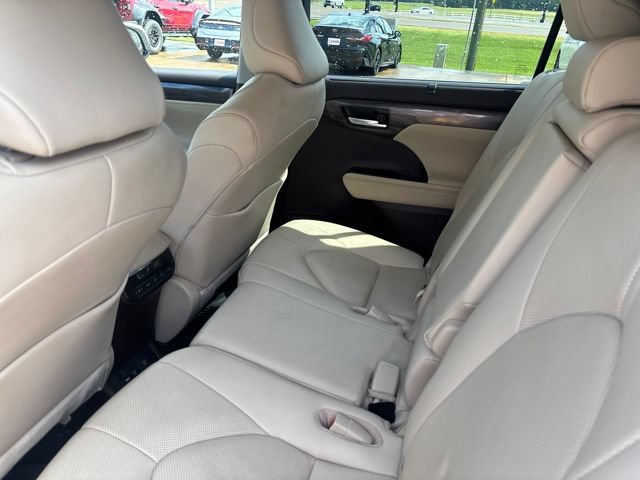 Used 2020 Toyota Highlander Limited AWD/4WD image 15