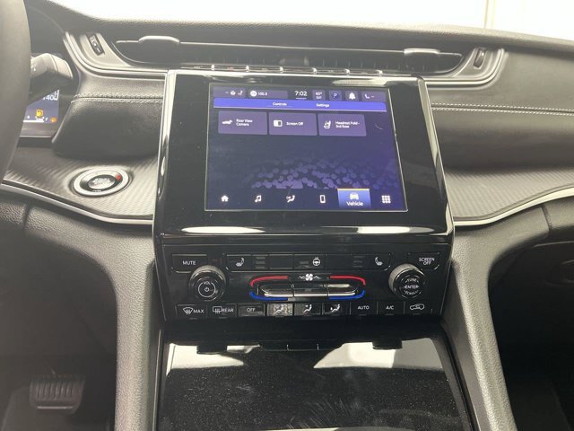 Used 2025 Jeep Grand Cherokee L Altitude AWD/4WD image 21