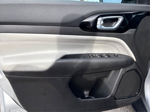 Used 2025 Jeep Compass Limited AWD/4WD image 18