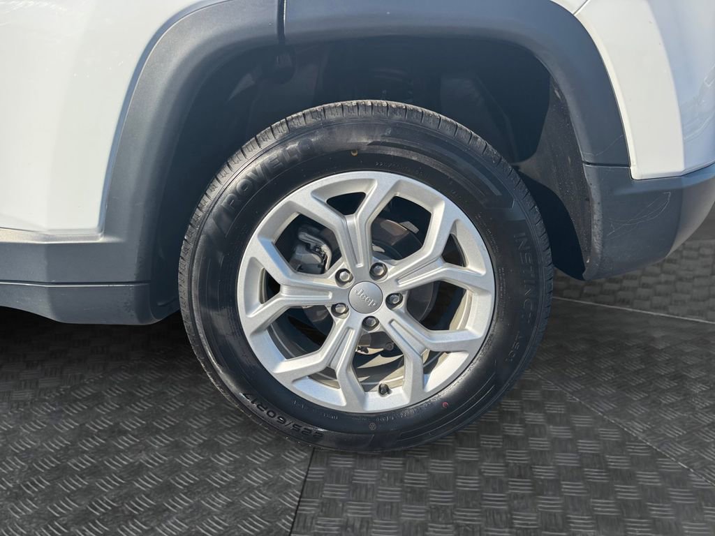 Used 2024 Jeep Compass Latitude AWD/4WD image 14