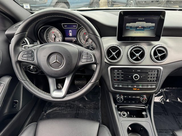 Used 2017 Mercedes-Benz GLA 250 4MATIC image 4
