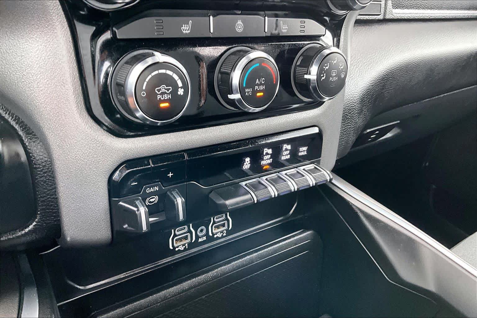 Used 2025 RAM 1500 Big Horn AWD/4WD image 33