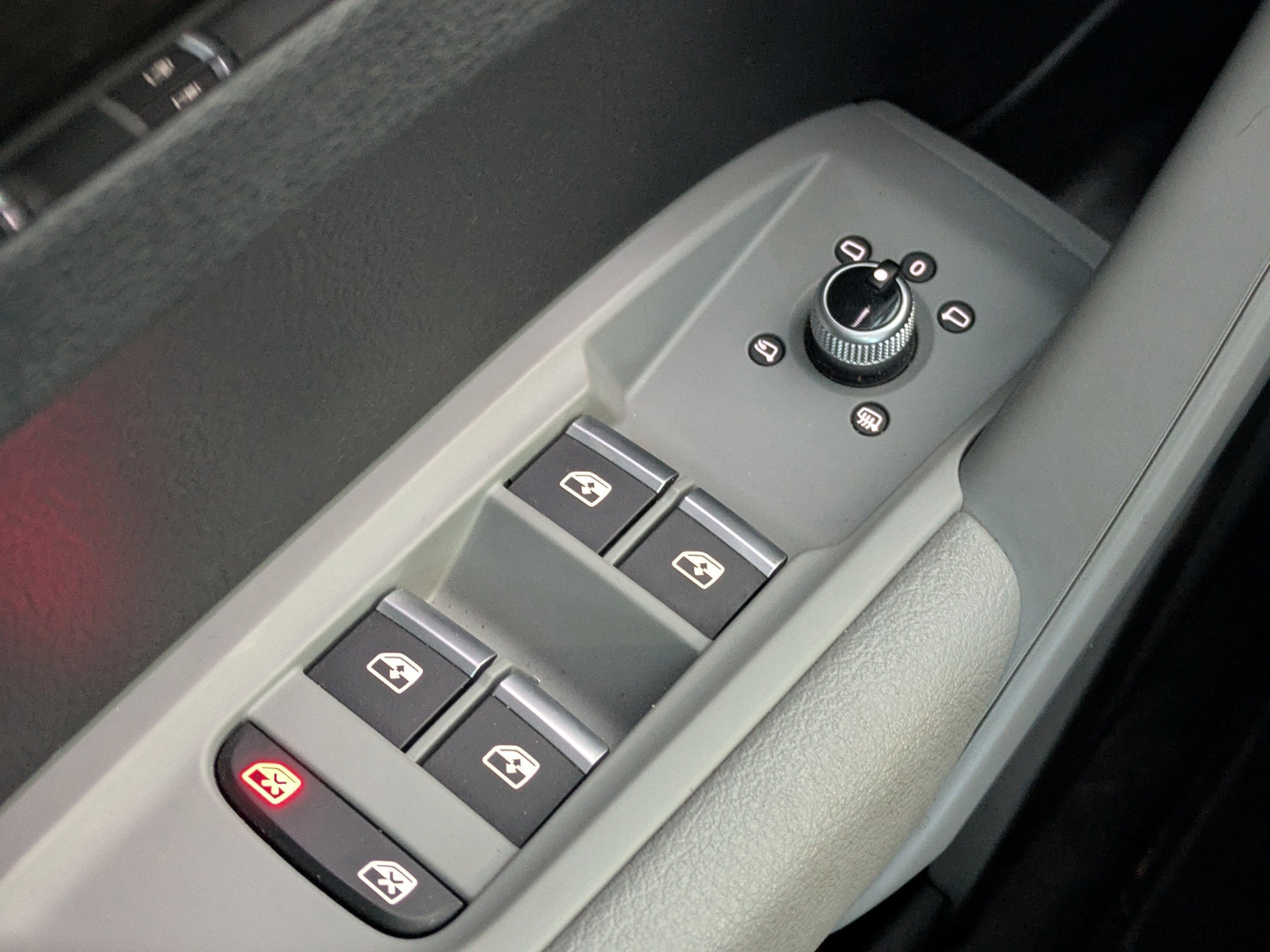 Used 2018 Audi Q5 2.0T Premium Plus w/ Premium Plus Package image 28