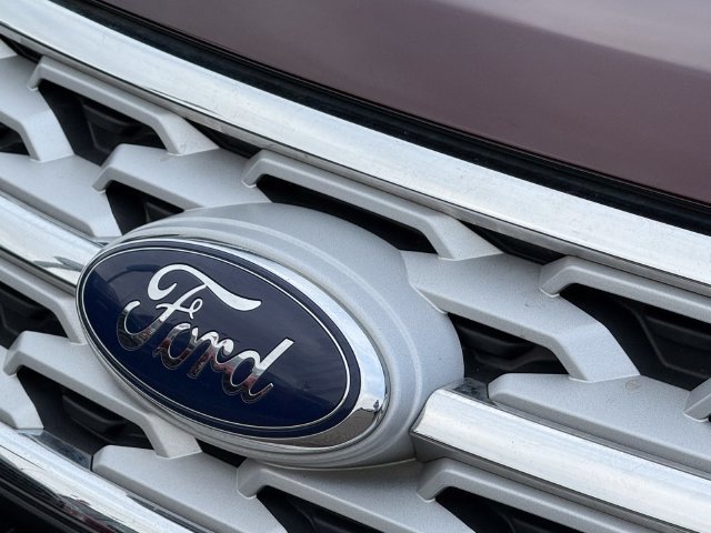 Certified 2019 Ford Explorer XLT w/ Equipment Group 202A FWD image 26