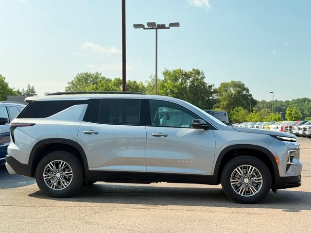 Used 2025 Chevrolet Traverse LT AWD/4WD image 36