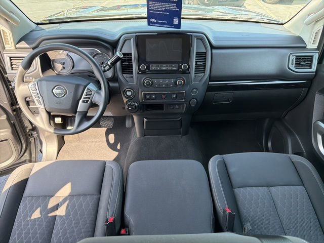 Used 2022 Nissan Titan SV image 12
