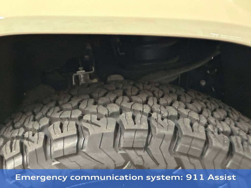 Certified 2025 Ford Bronco Raptor w/ Interior Carbon Fiber Pack AWD/4WD image 28