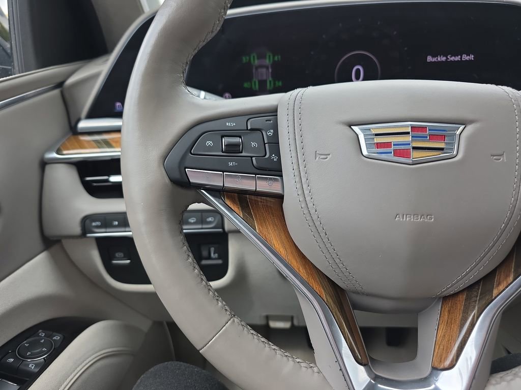 Used 2022 Cadillac Escalade ESV Premium Luxury Platinum AWD/4WD image 28