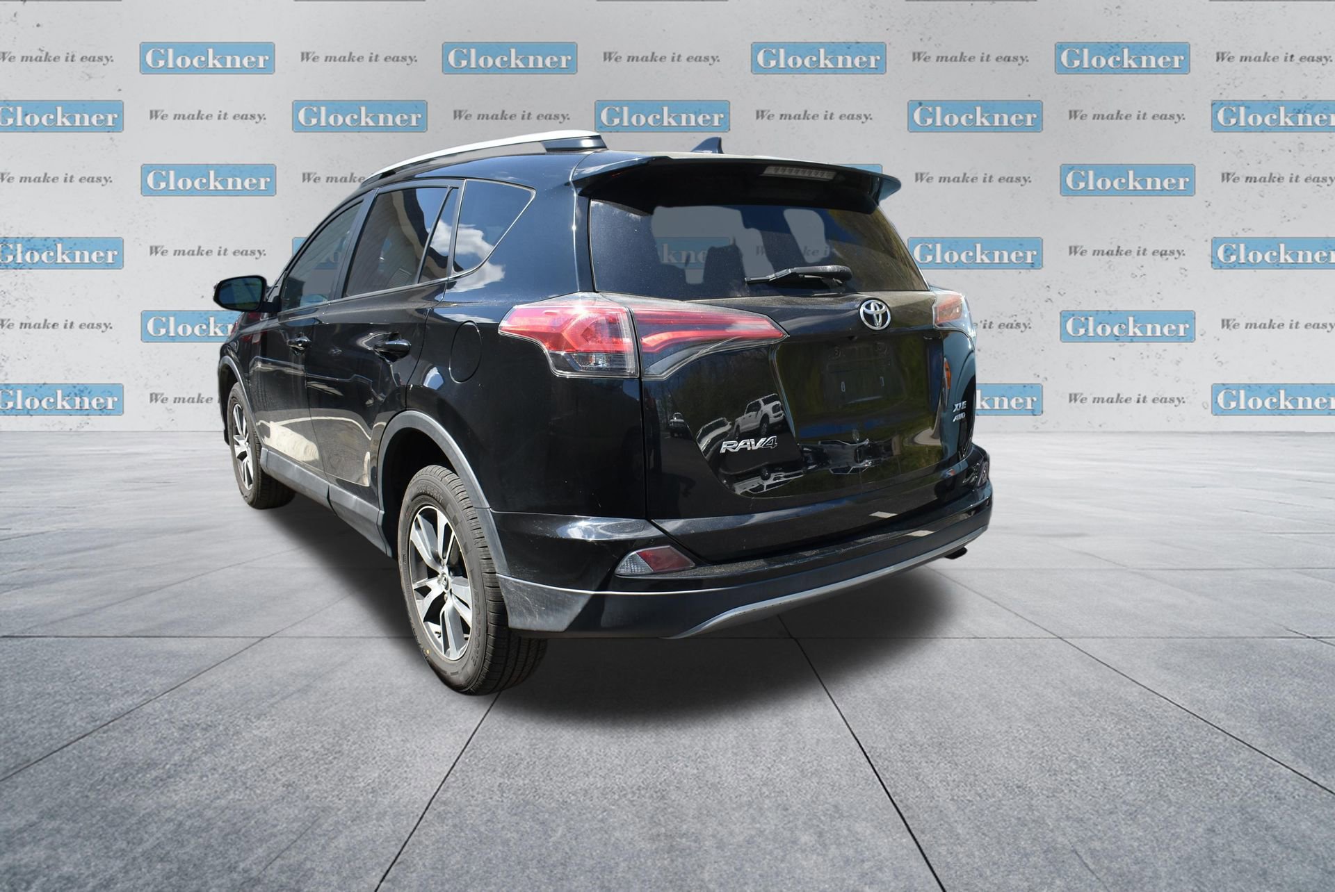 Used 2018 Toyota RAV4 XLE w/ Plus Extra Value Package image 5