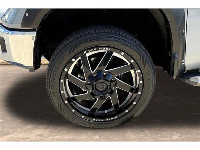 Used 2018 Toyota Tundra SR5 w/ SR5 Upgrade Package AWD/4WD image 37
