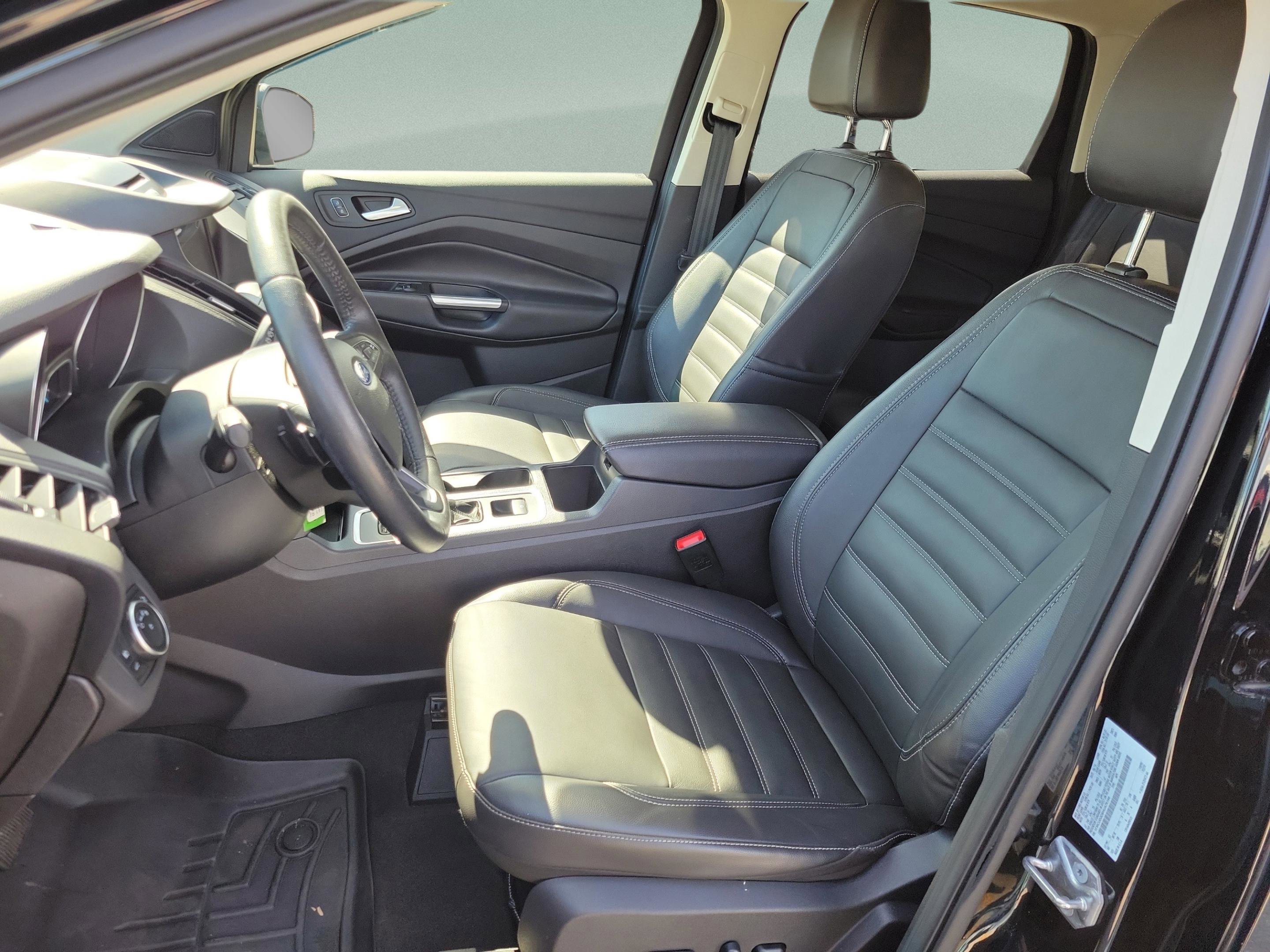 Certified 2017 Ford Escape SE w/ SE Leather Comfort Package image 8