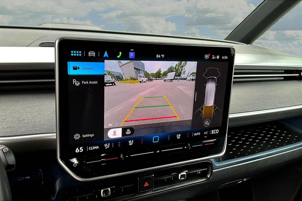 Used 2025 Volkswagen ID. Buzz Pro S RWD image 16