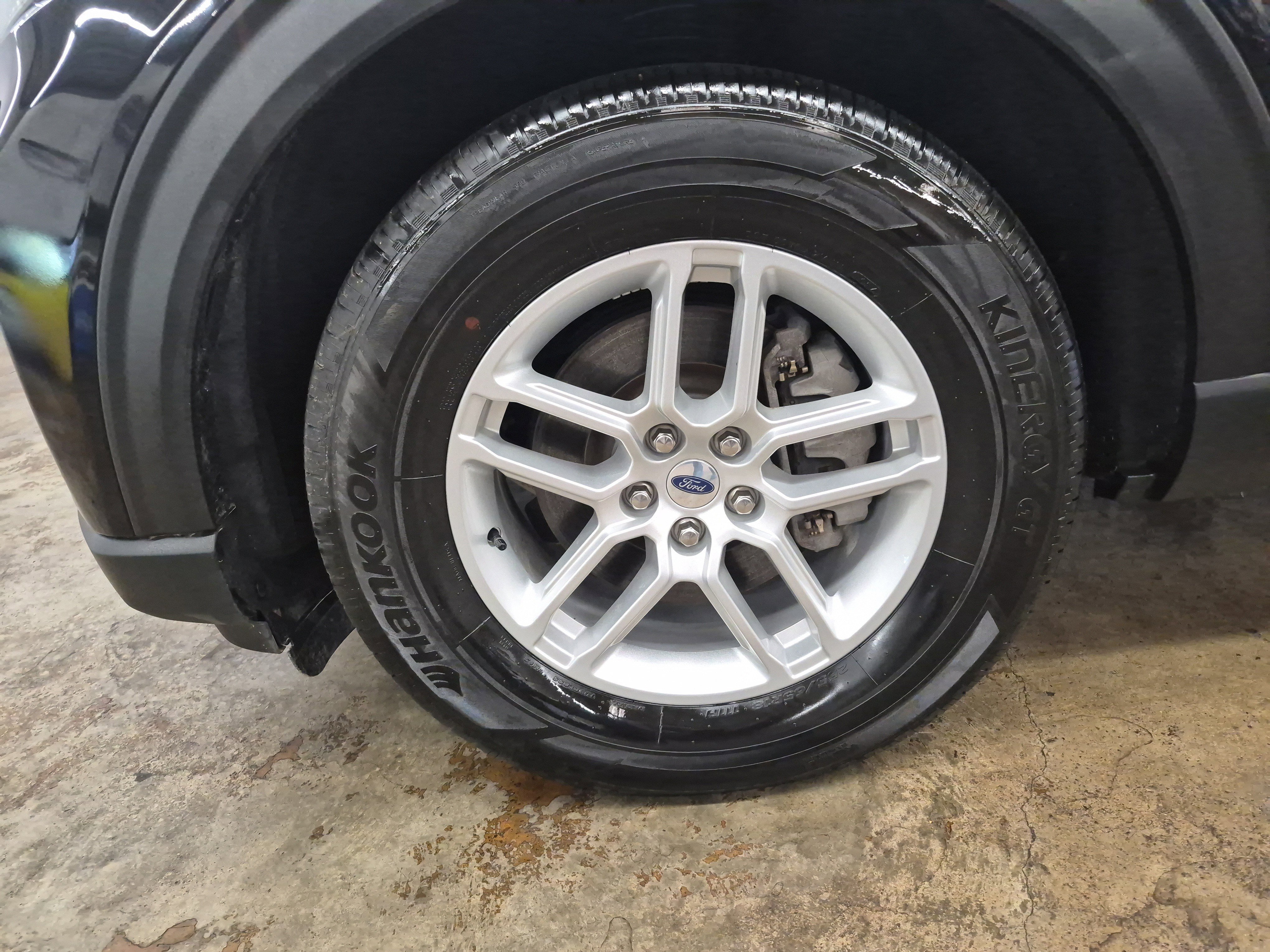 Certified 2025 Ford Explorer Active image 7