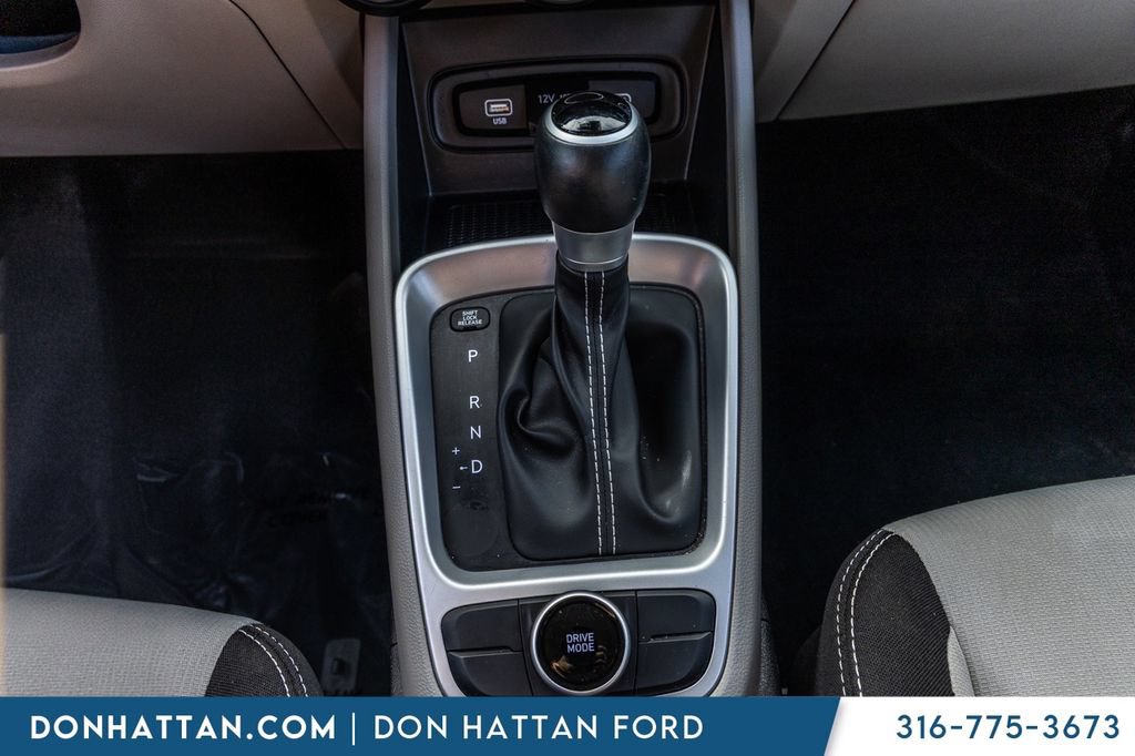 Used 2025 Hyundai Venue SEL FWD image 10