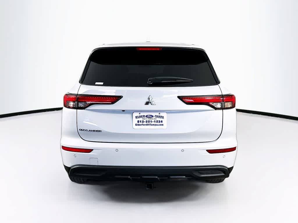 Used 2024 Mitsubishi Outlander ES FWD image 5