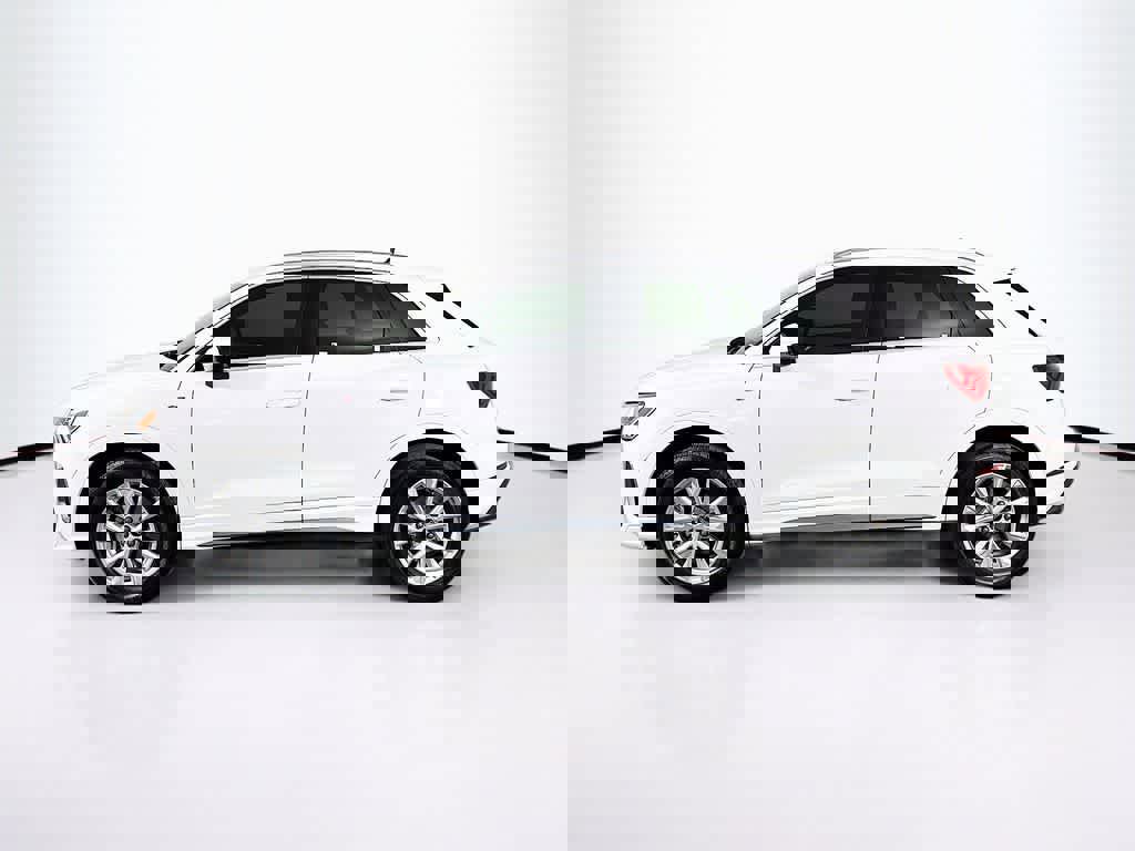 Used 2024 Audi Q3 2.0T Premium image 3